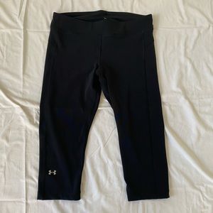 NWT - Black under armor cropped leggings - Capri Length